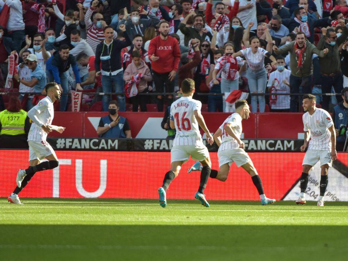 Sevilla se lleva el derbi ante el Betis y sigue al acecho del Real Madrid