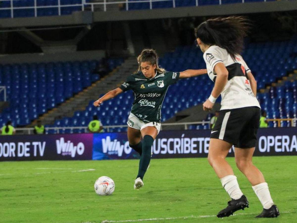 Elexa Bahr también destaca en la liga colombiana con el Deportivo Cali.