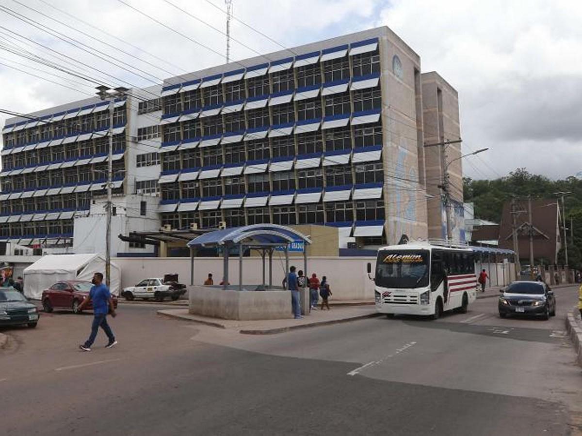 Quieren liquidar y cambiar el nombre del Hospital Escuela