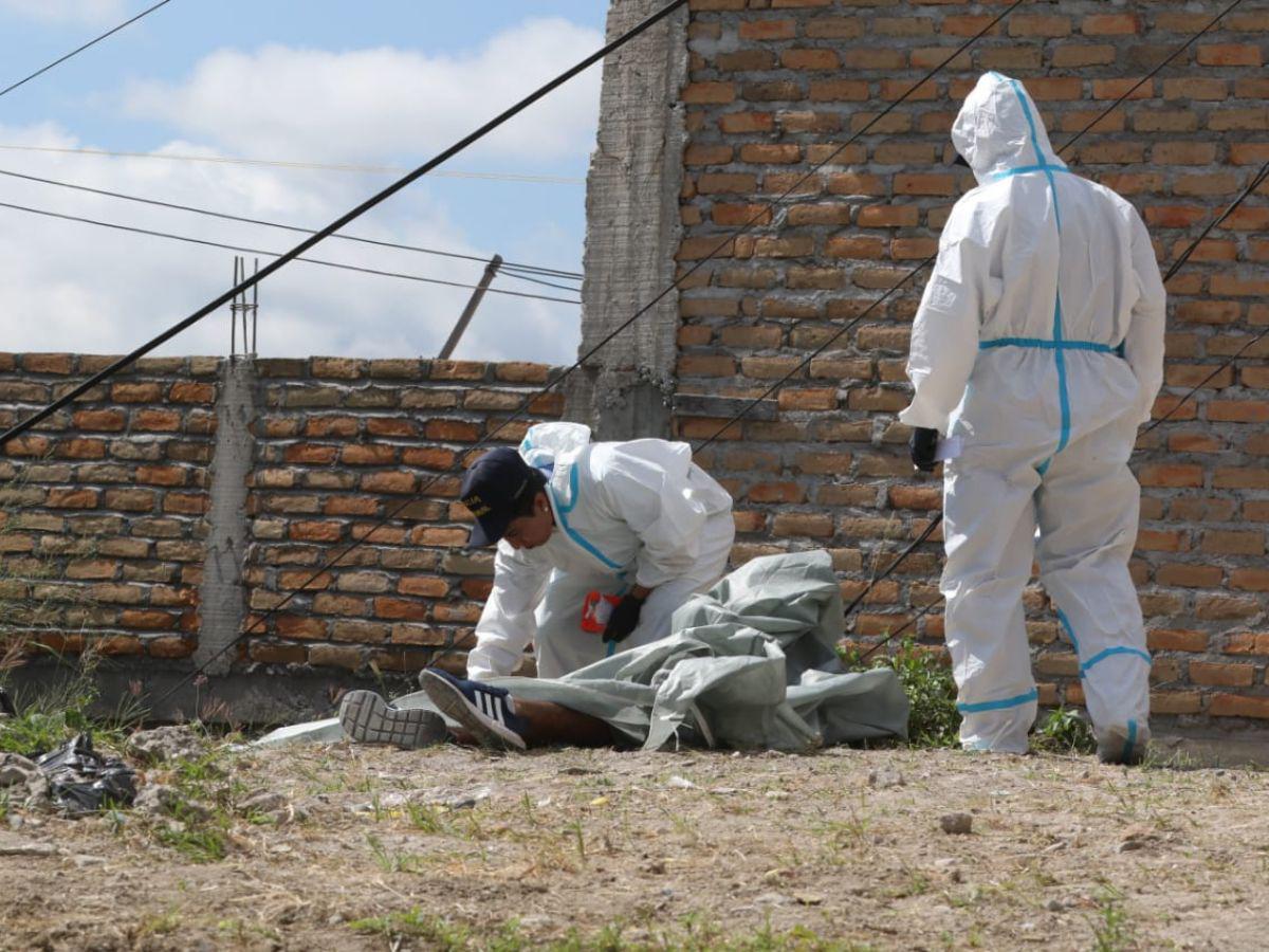 Violenta escena: joven de 19 años asesinado a balazos en colonia Santa Eduviges