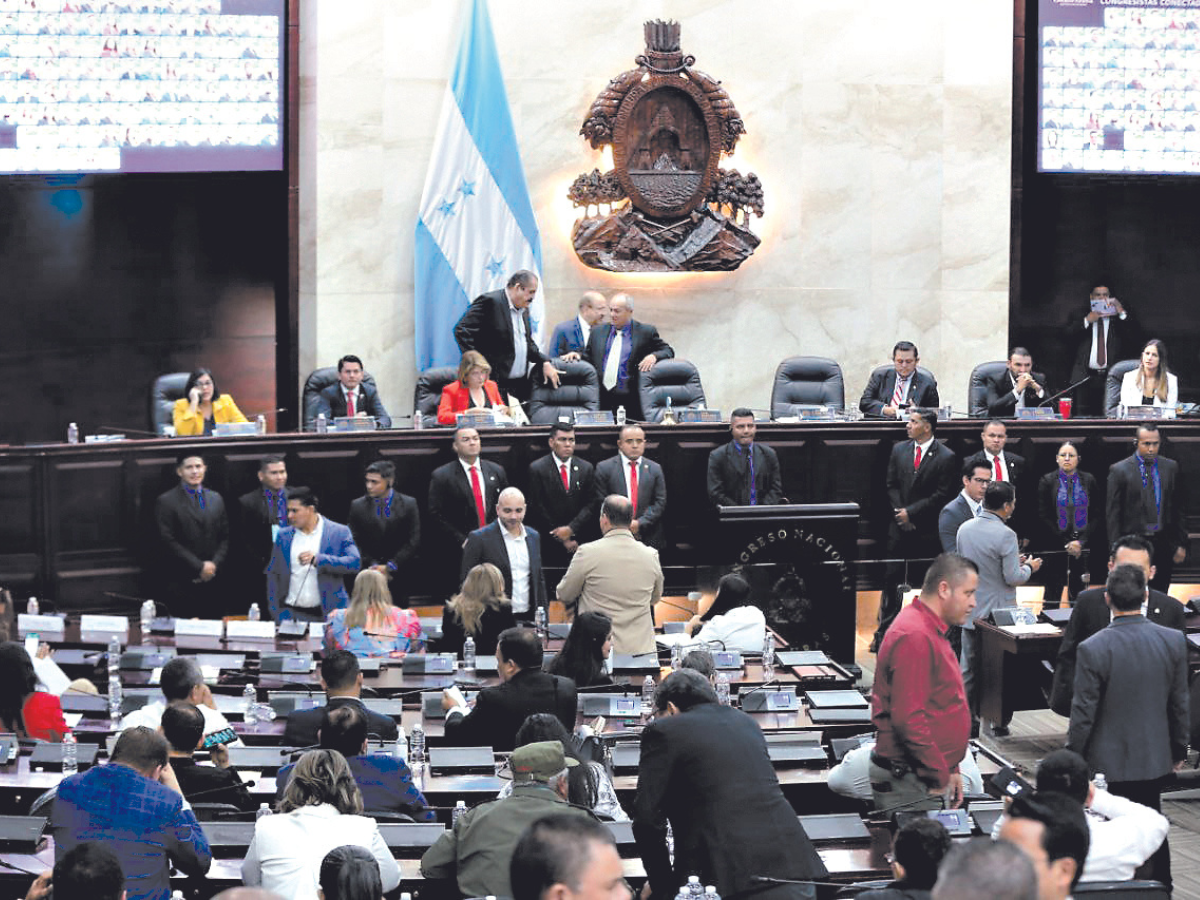 Entrampadas las negociaciones entre las fuerzas políticas para elegir al TSC