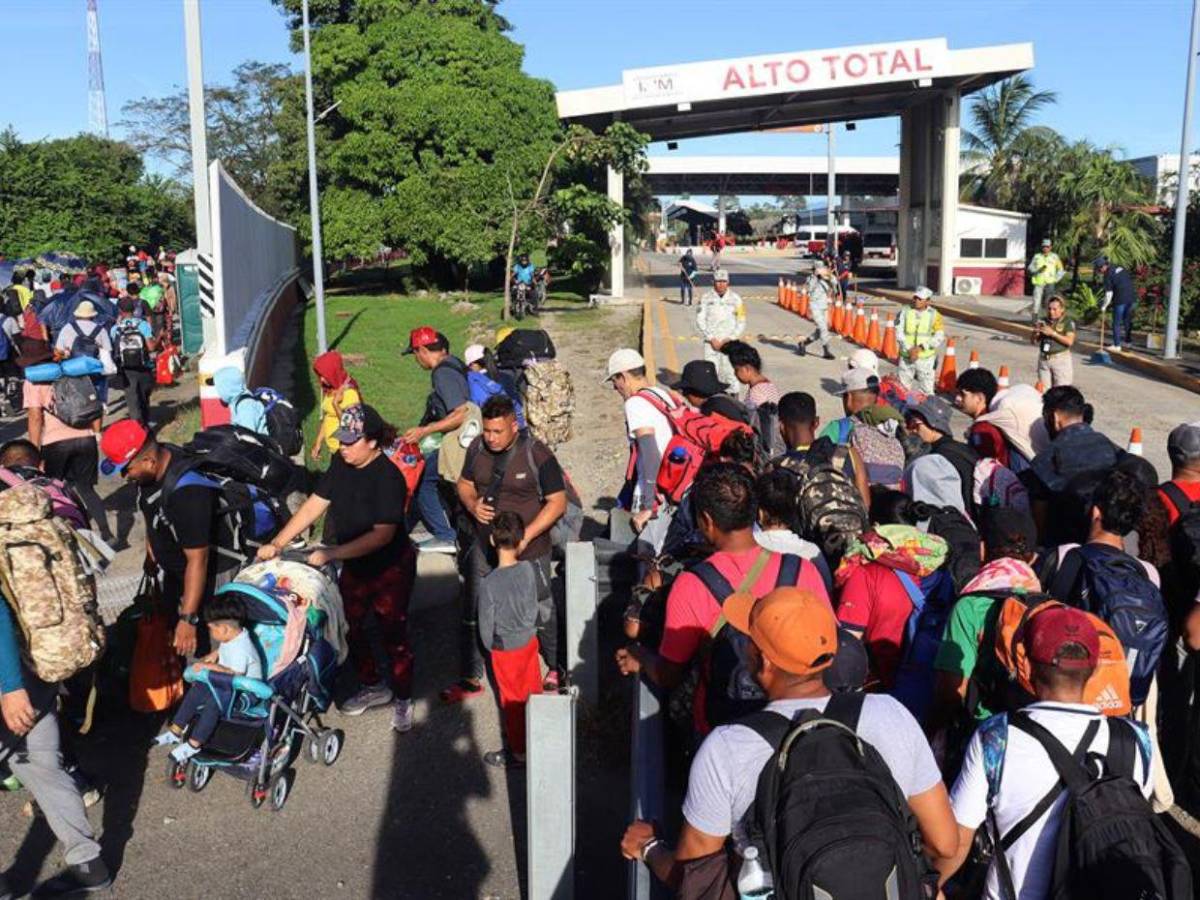 El drama que viven las caravanas de migrantes: riesgos, cansancio y bloqueos