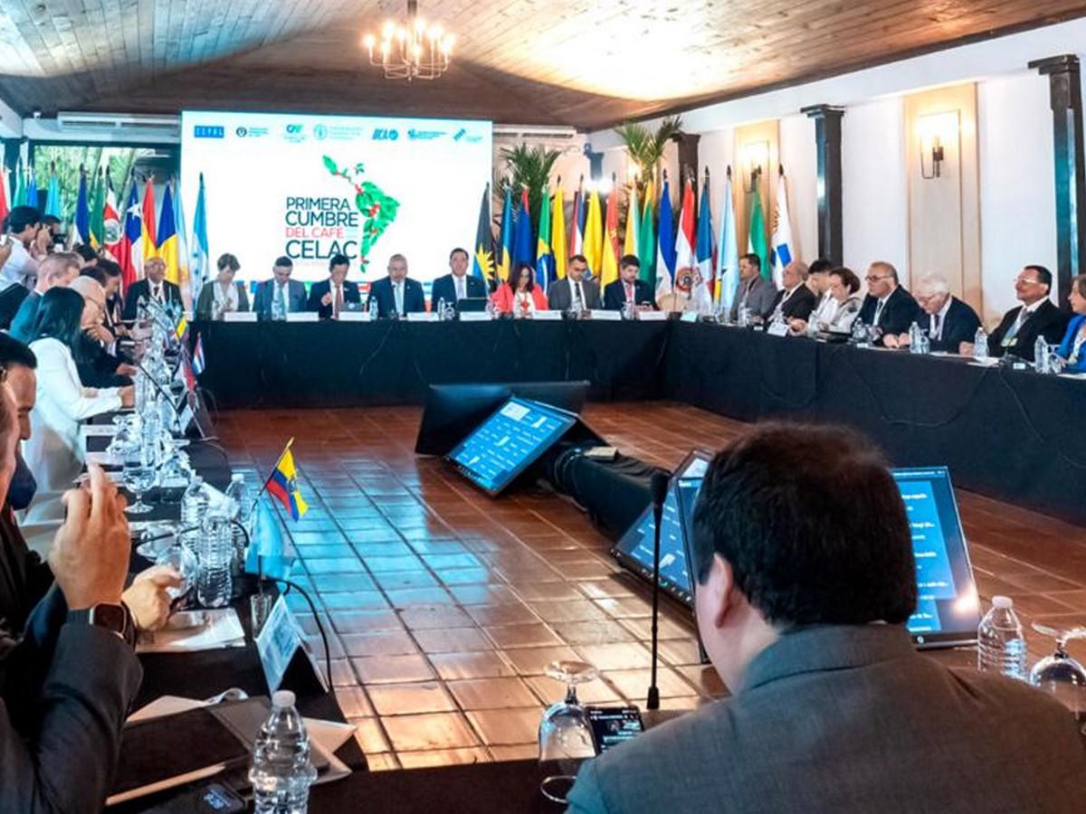 Honduras alberga la primera cumbre internacional del café de Celac