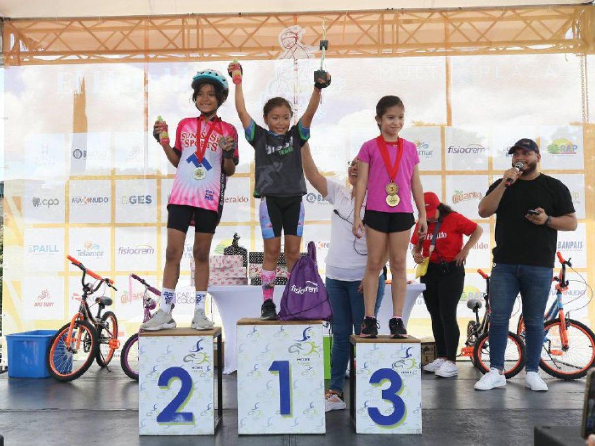 Momento de gloria: Así fue la entrega de premios a los ganadores de la Vuelta Ciclística Infantil 2024