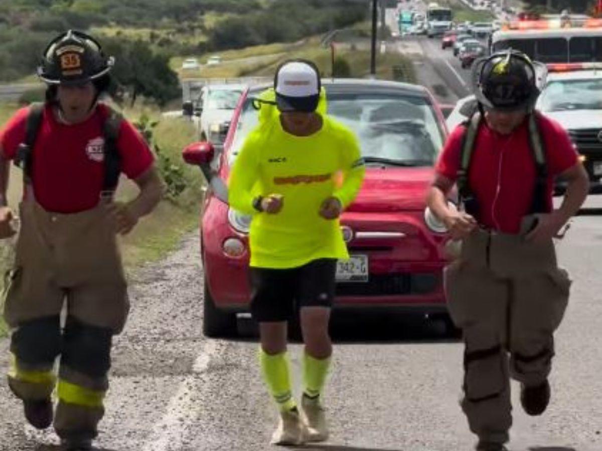 Bomberos de México acompañan a Shin Fujiyama en su carrera por la educación