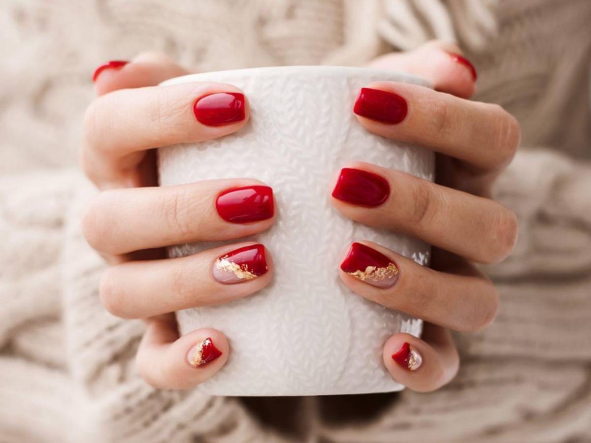 Las tendencias de manicura navideña que no se puede perder