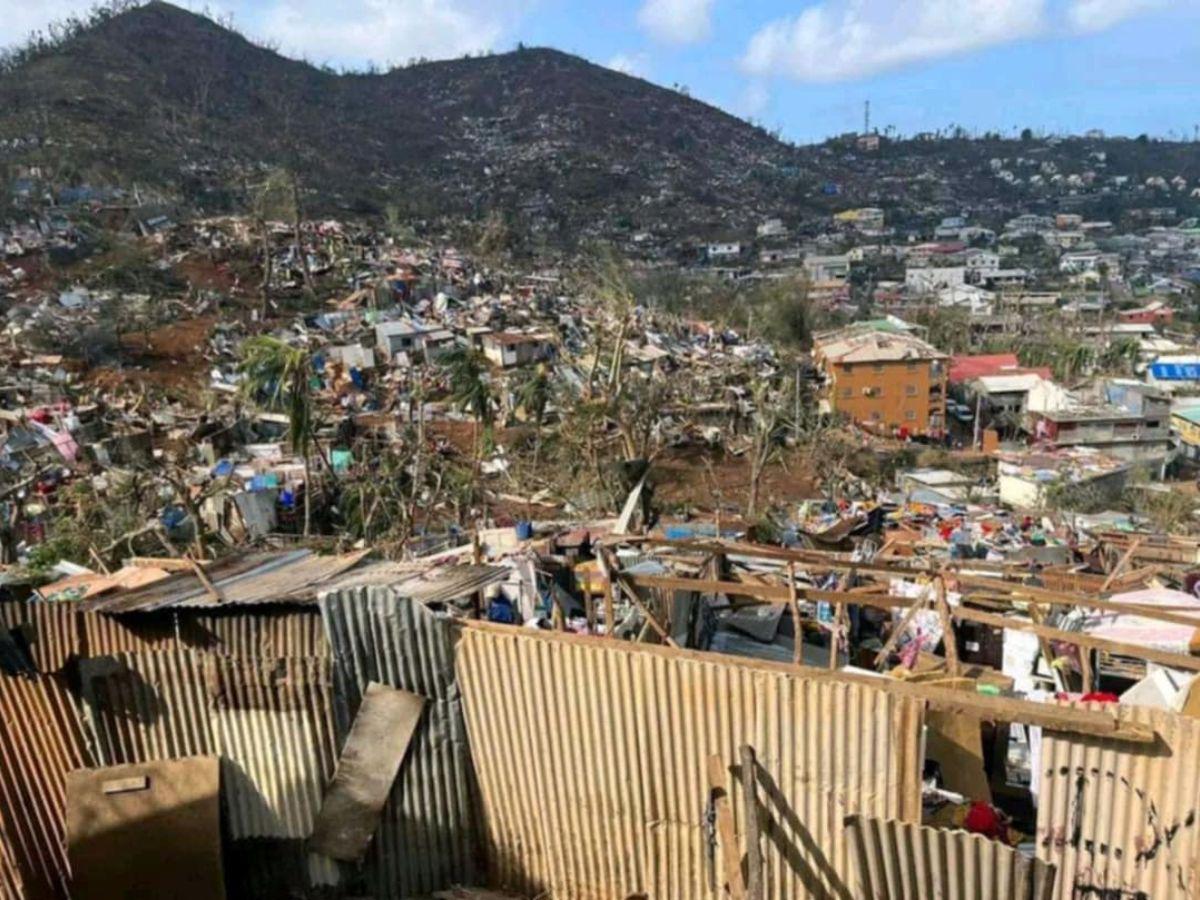 Temen cientos de muertos en isla Mayotte tras paso del ciclón Chido