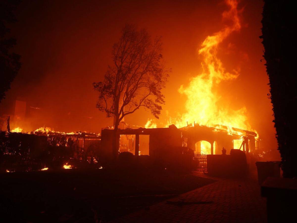 Estos famosos perdieron sus casas tras devastadores incendios en Estados Unidos