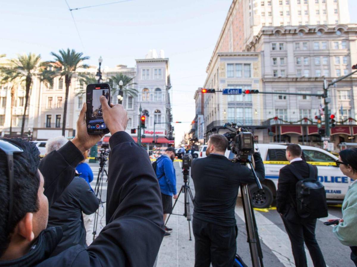 FBI: Responsable del atropello en New Orleans tenía bandera de ISIS en vehículo