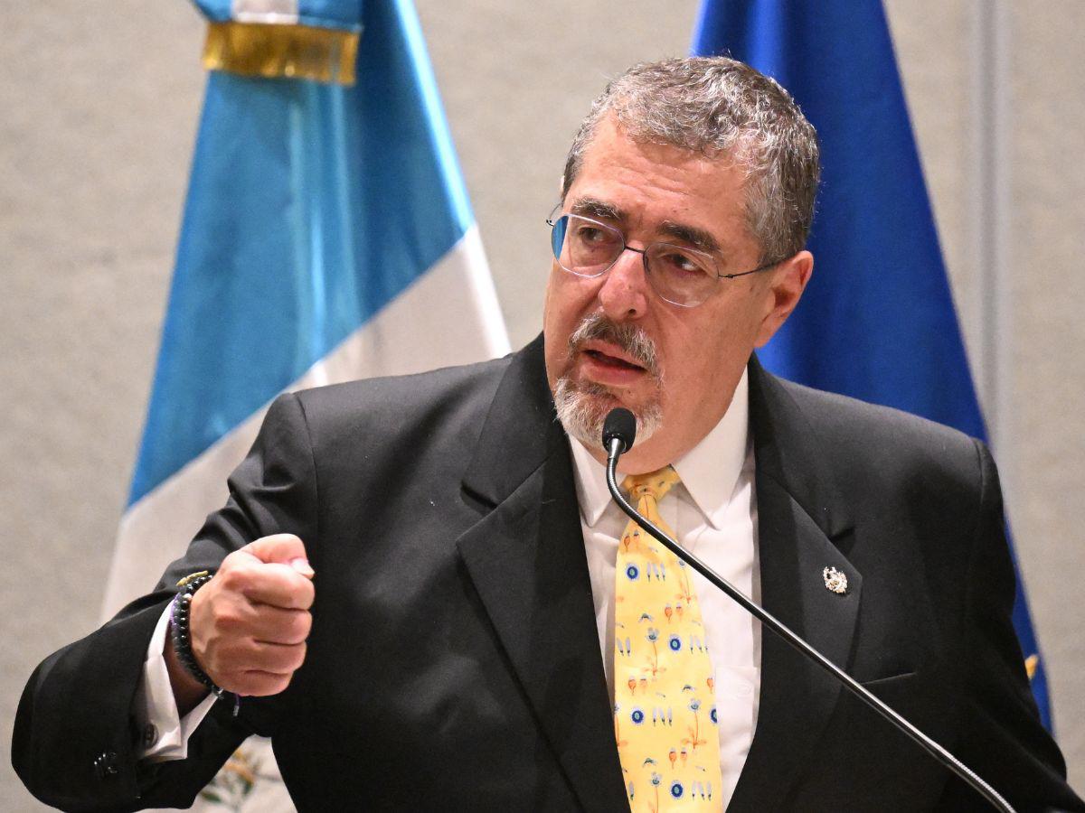 Bernardo Arévalo asume la presidencia de Guatemala desafiando a los corruptos