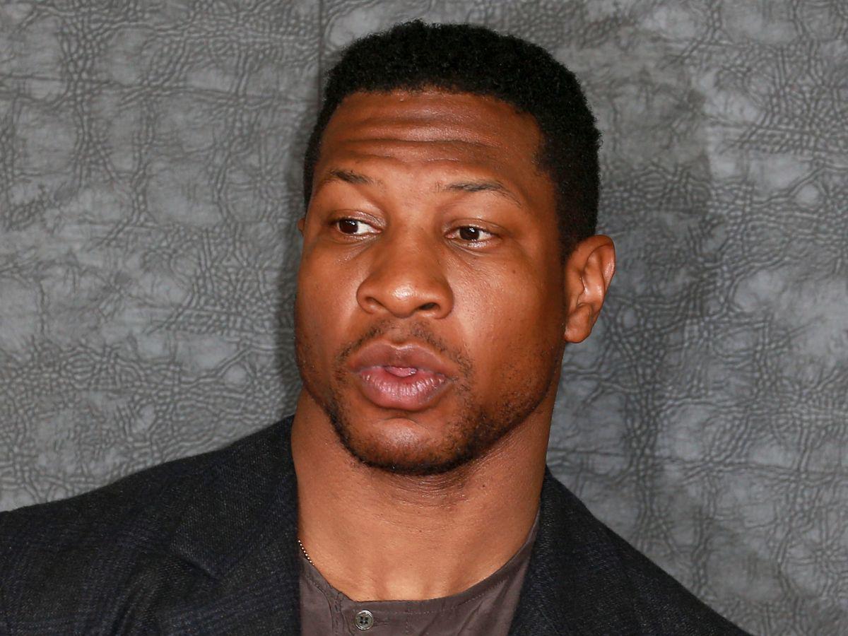 Jonathan Majors está con el “corazón roto” tras ser sustituido por Robert Downey Jr.