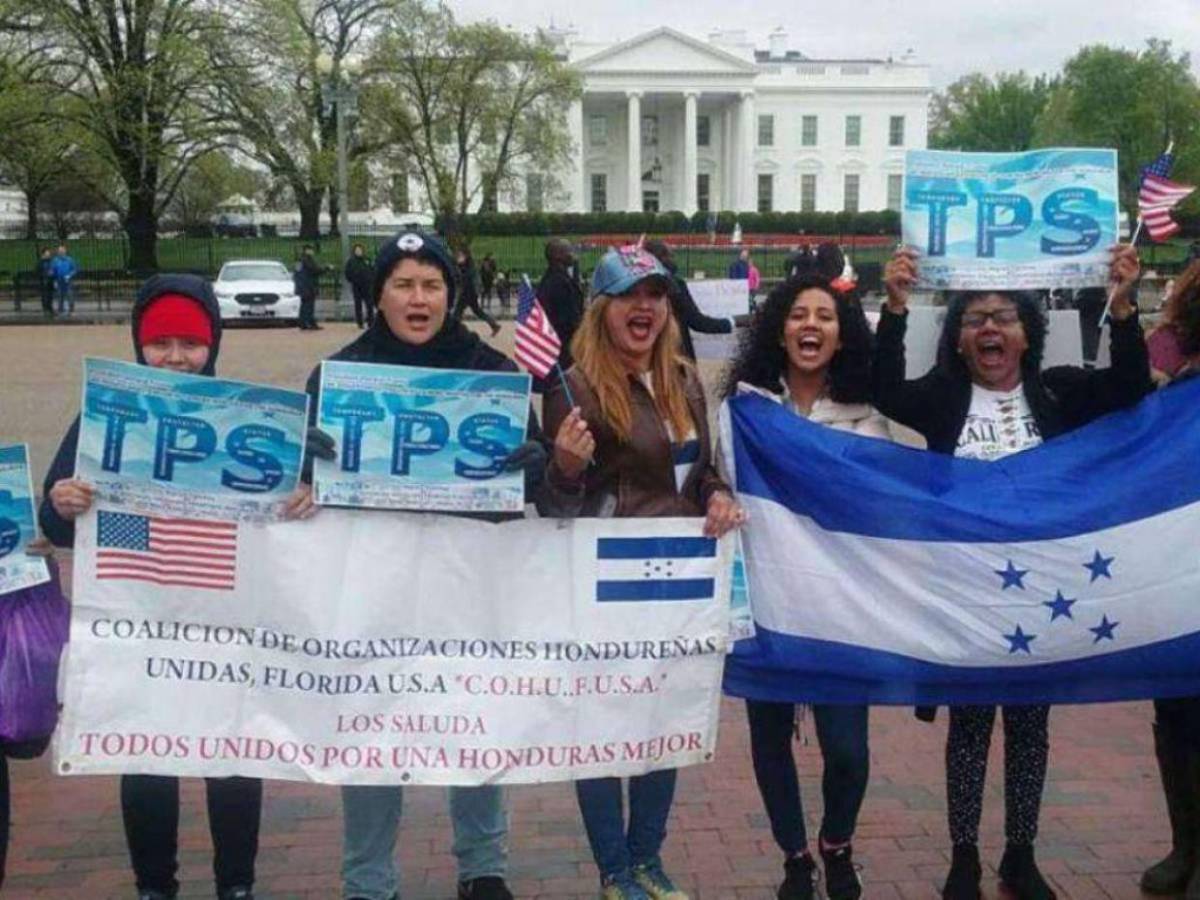 Centroamericanos mantienen la esperanza de que Biden apruebe el TPS esta semana