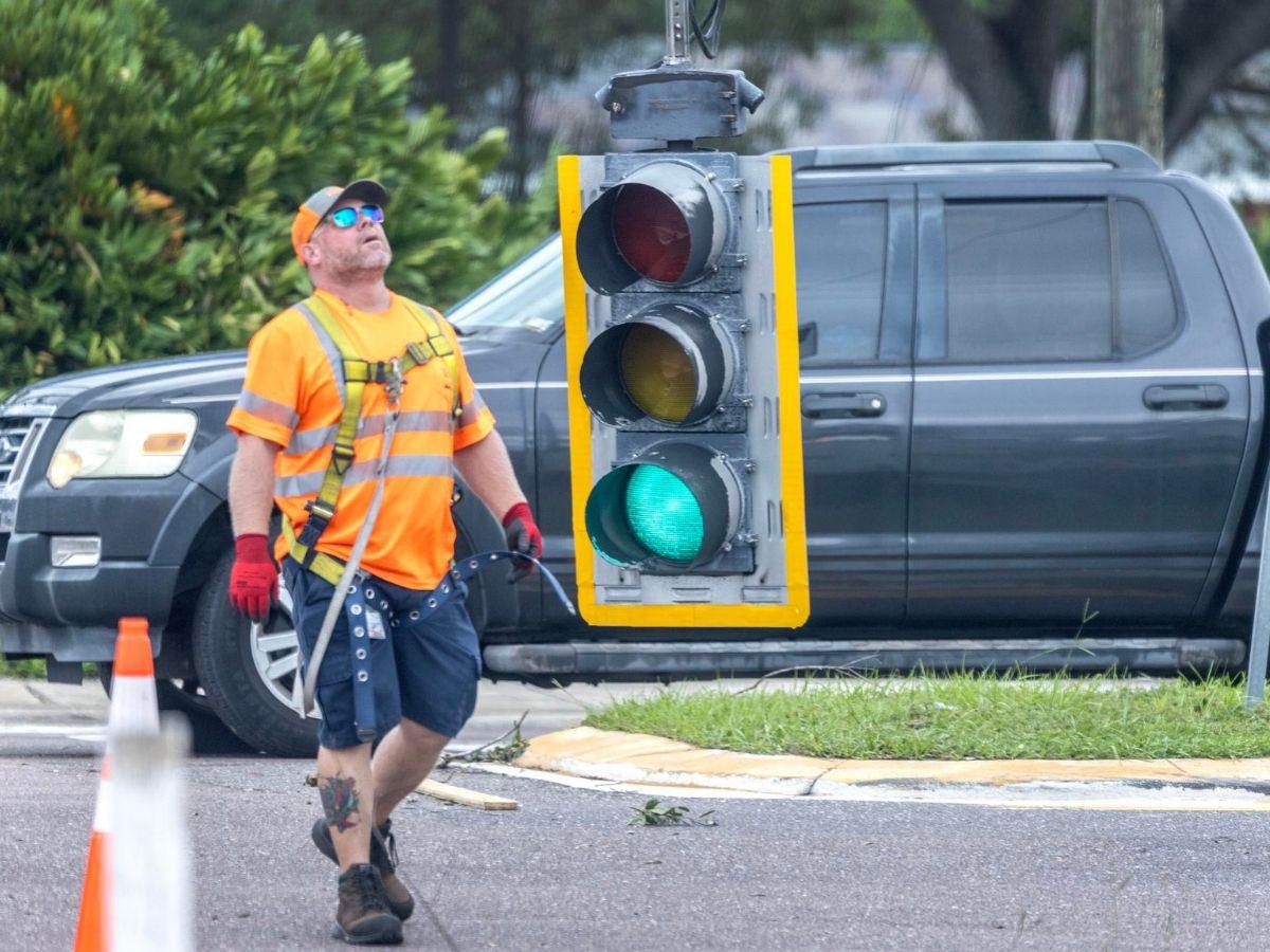 Milton deja una senda de muerte y destrucción a su paso por Florida