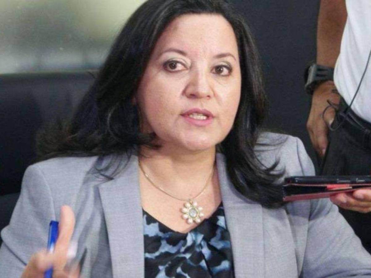 Más de 35 medios de prueba en caso de exministra de Salud, Yolani Batres