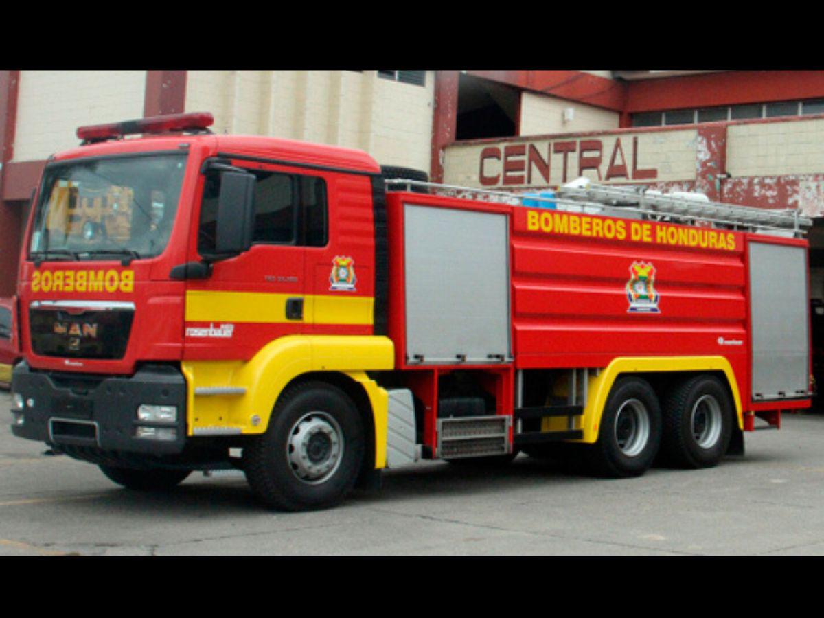 Los camiones permanecen sin darle ninguna utilidad en el Cuerpo de Bomberos.