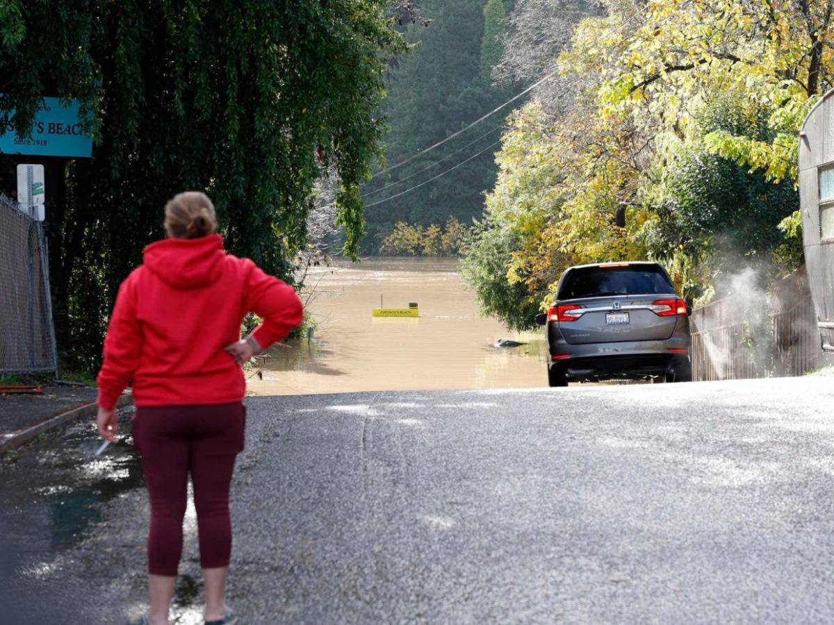 Tormenta deja inundado gran parte del norte de California; piden evacuar