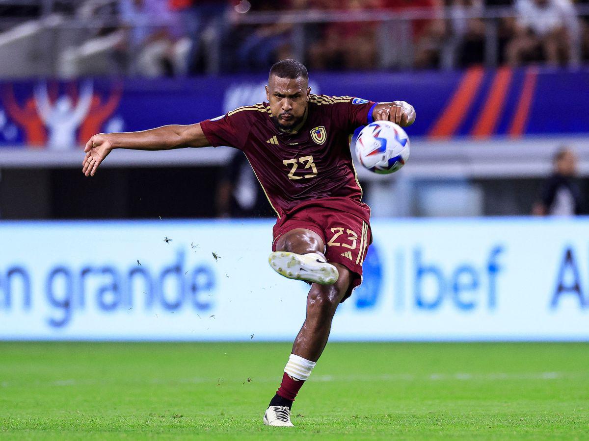 Así fue aptado el momento en que Rondón remató desde la mitad de la cancha para que Venezuela consiguiera el empate.