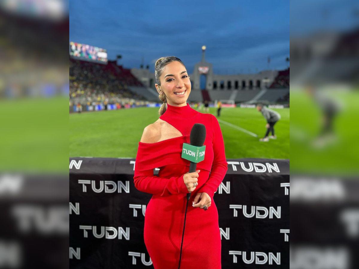 La bella periodista azteca que llegó a San Pedro Sula para el Honduras vs México