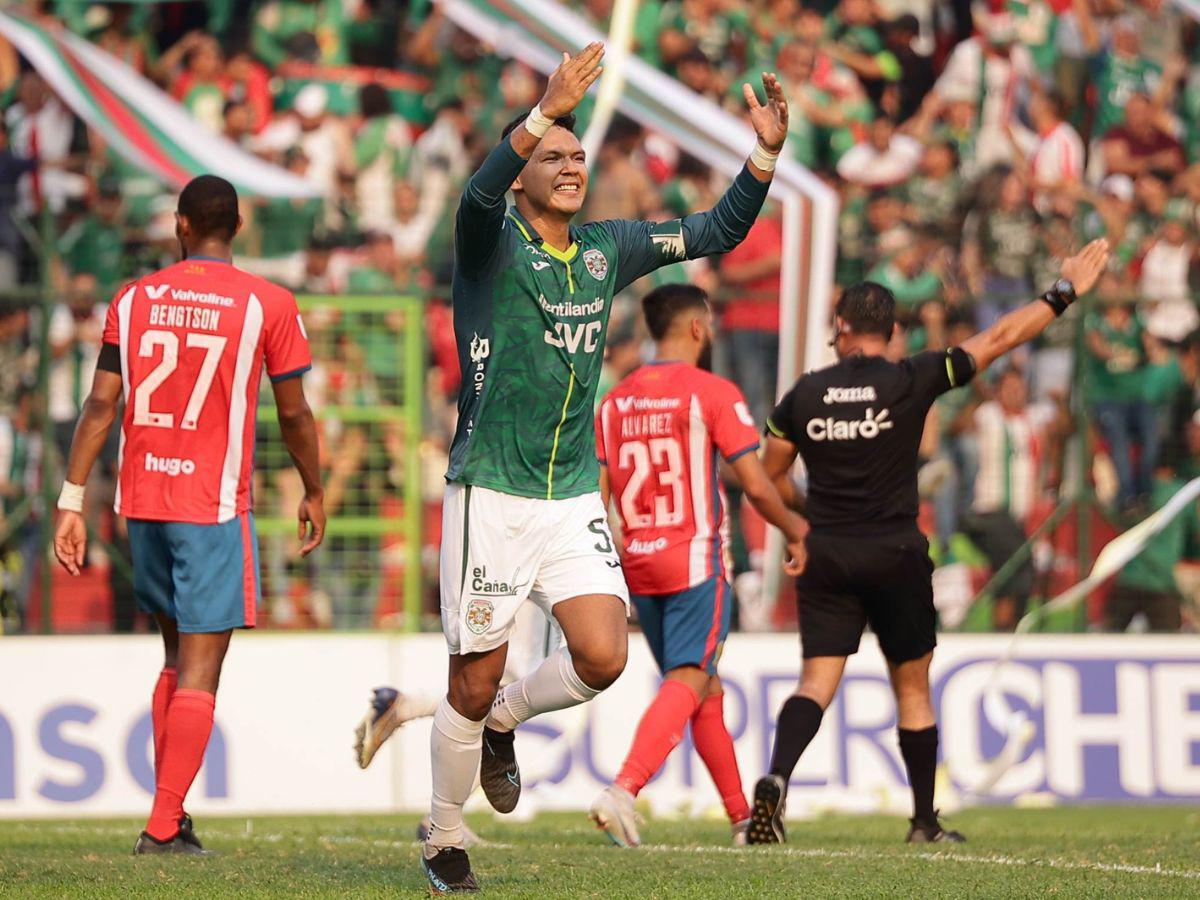 Luis Vega volvió a aparecer en liguilla y hoy igualó el marcador pocos minutos después del tanto de Bengtson.