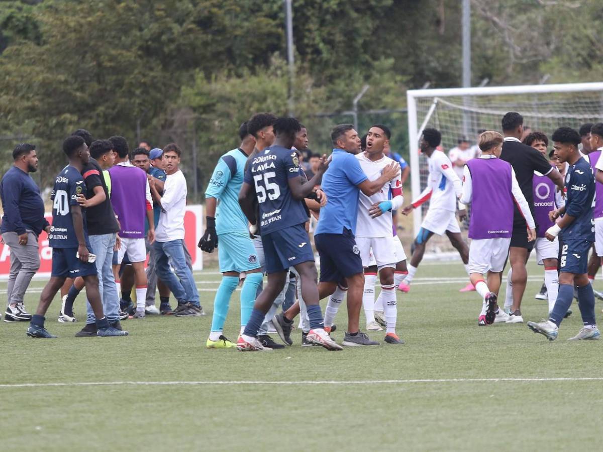 Violencia opaca la final del torneo de reservas entre Olimpia y Motagua