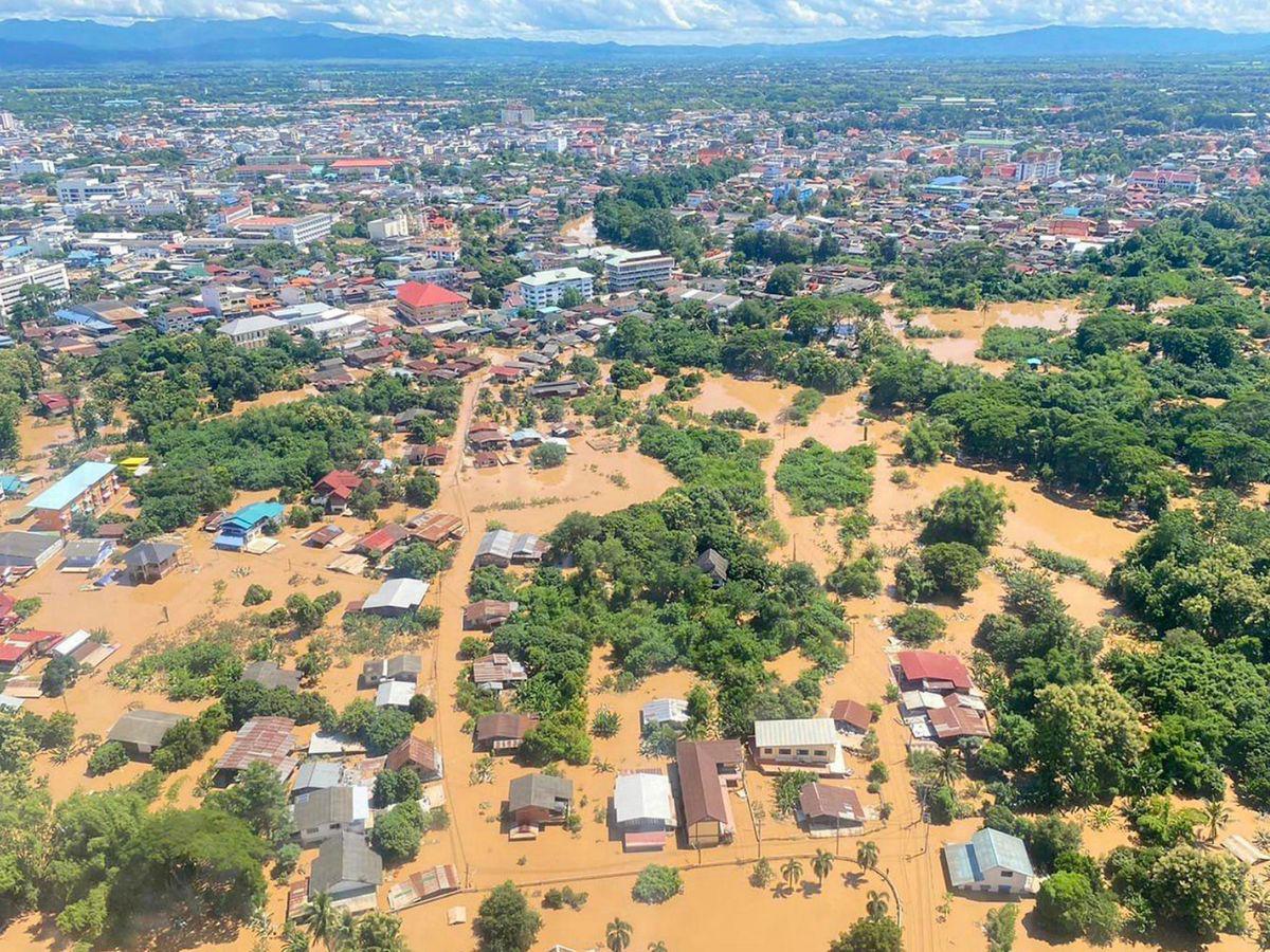 Fuertes lluvias dejan 22 muertos e inundaciones en Tailandia