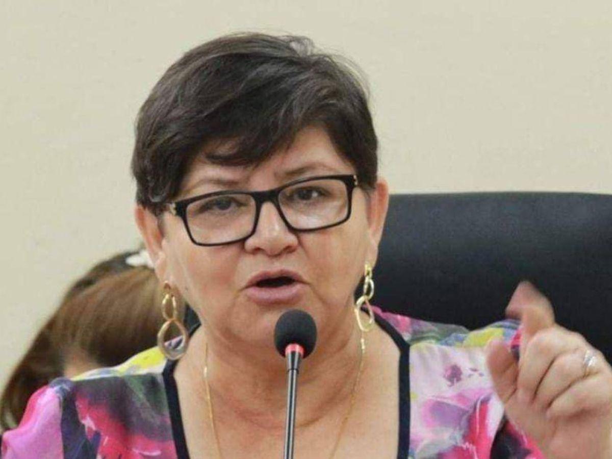 Carla Paredes: “El que no se presente a trabajar se atendrá a las consecuencias”