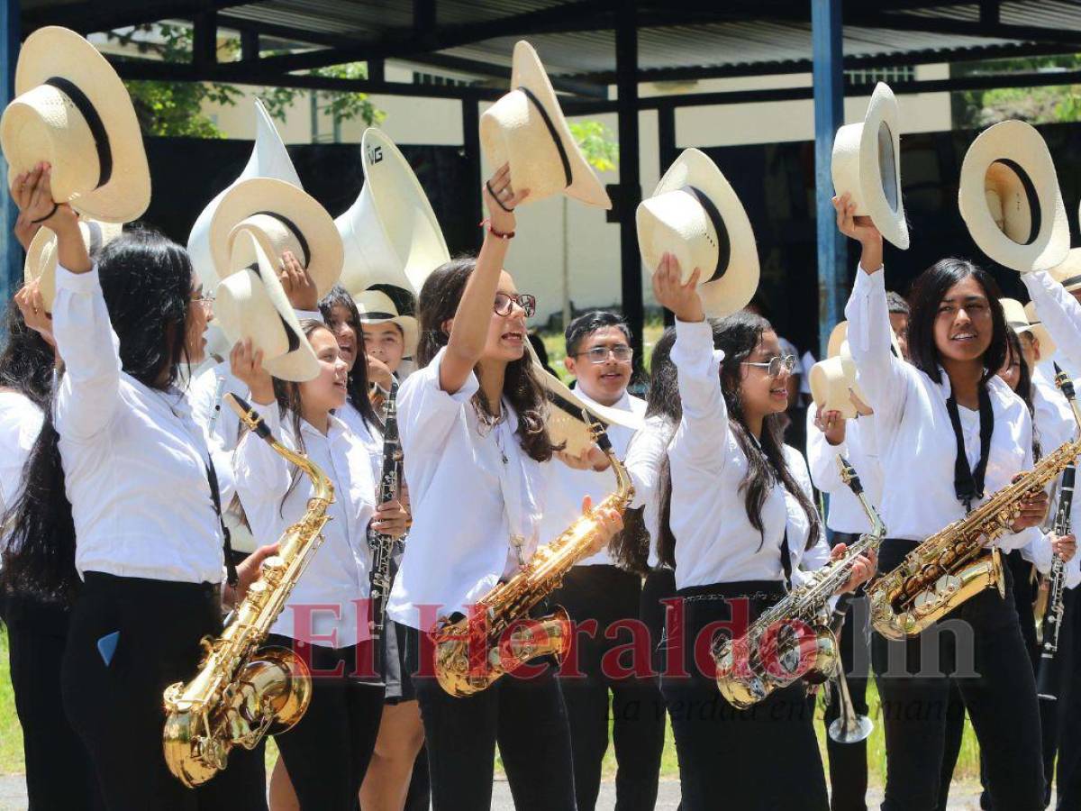 Como “movilización” bautizaron a los tradicionales desfiles patrios