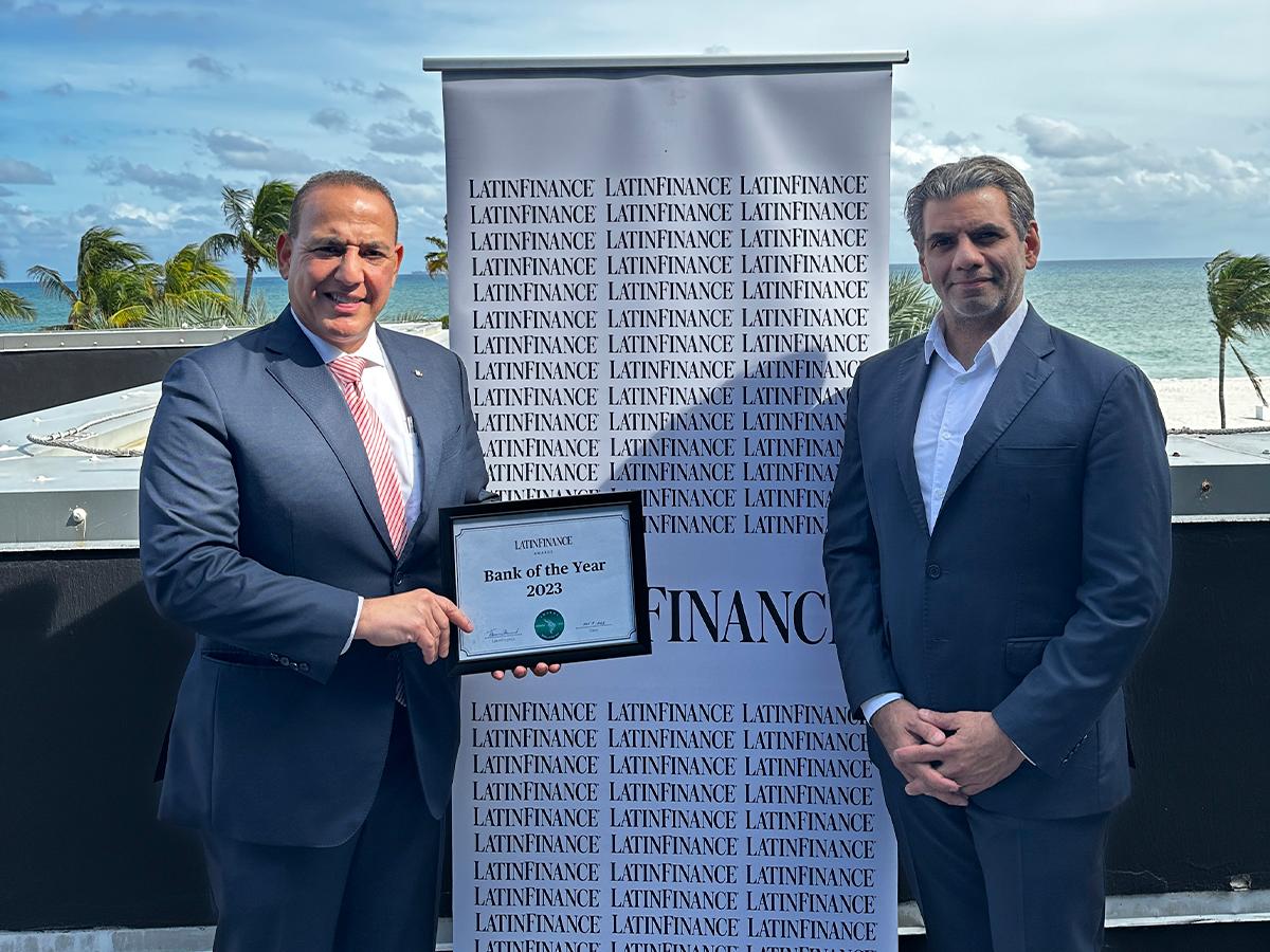 Javier Atala, Presidente Ejecutivo de Banco Ficohsa junto a Taimur Ahmad, CEO de Latin Finance.