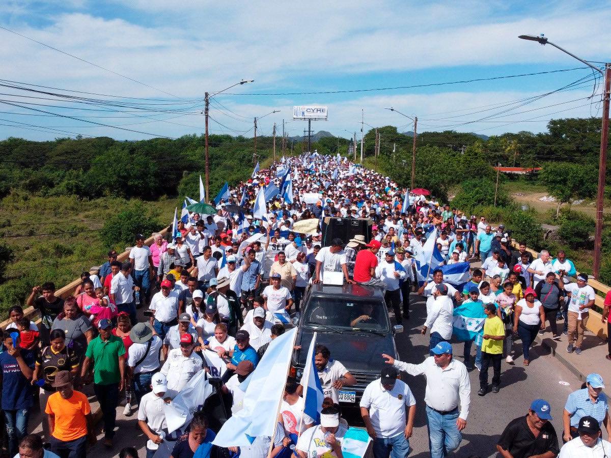 Oposición y sociedad civil realizan “Marcha por Honduras” en Choluteca
