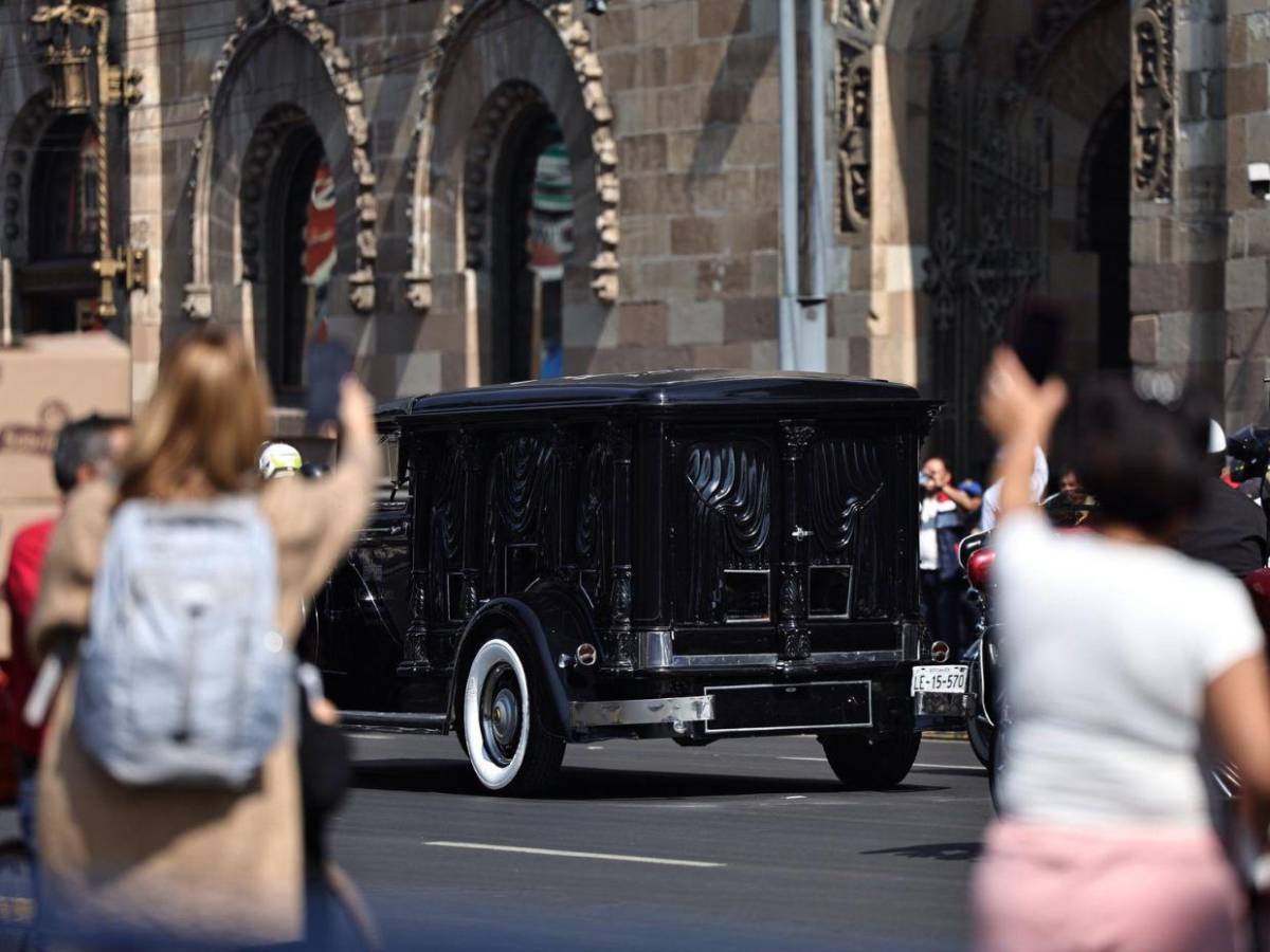 Así fue el emotivo homenaje a Silvia Pinal en el Palacio de Bellas Artes