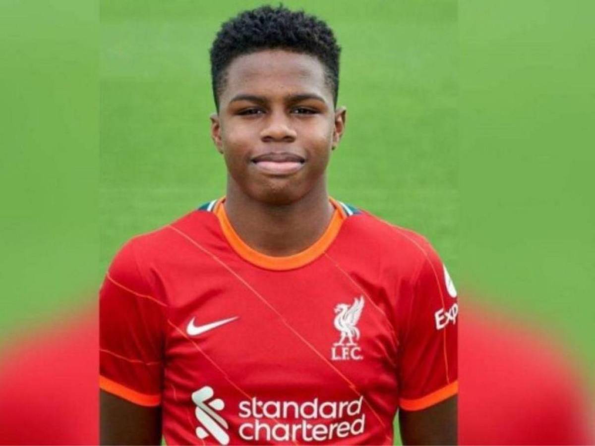 Keyrol Figueroa recibe beca deportiva y extiende vínculo con el Liverpool