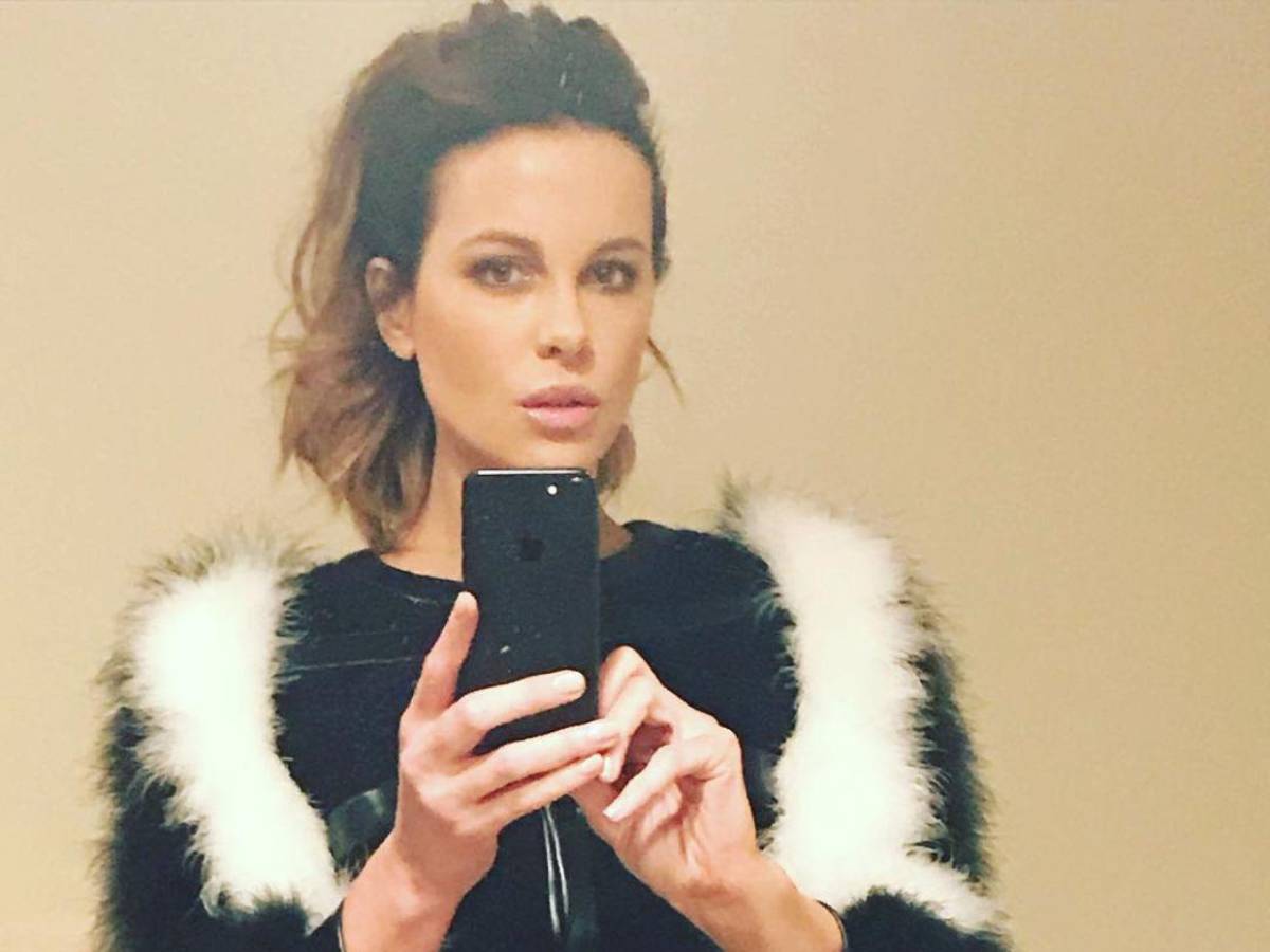 Extrema delgadez y rostro de “muñeca”: El cambio físico de Kate Beckinsale