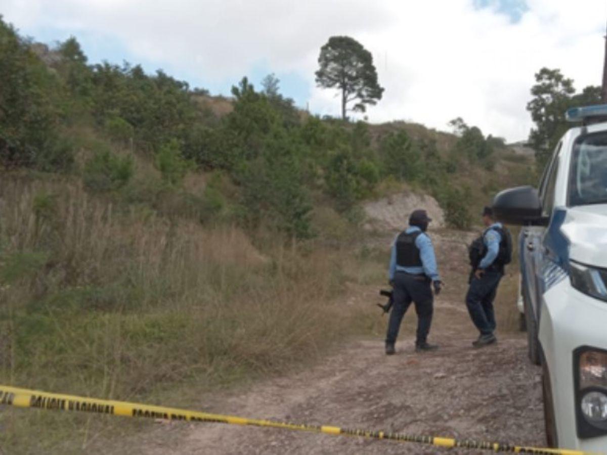 Hallan muertos a dos hombres en la colonia Los Pinos de la capital