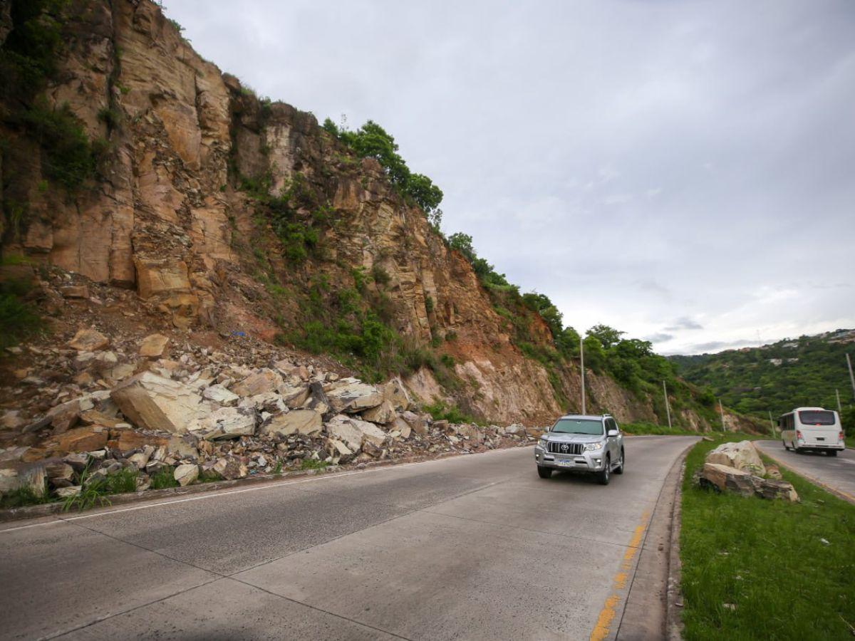 Este domingo cerrarán tramo del anillo periférico para remover rocas