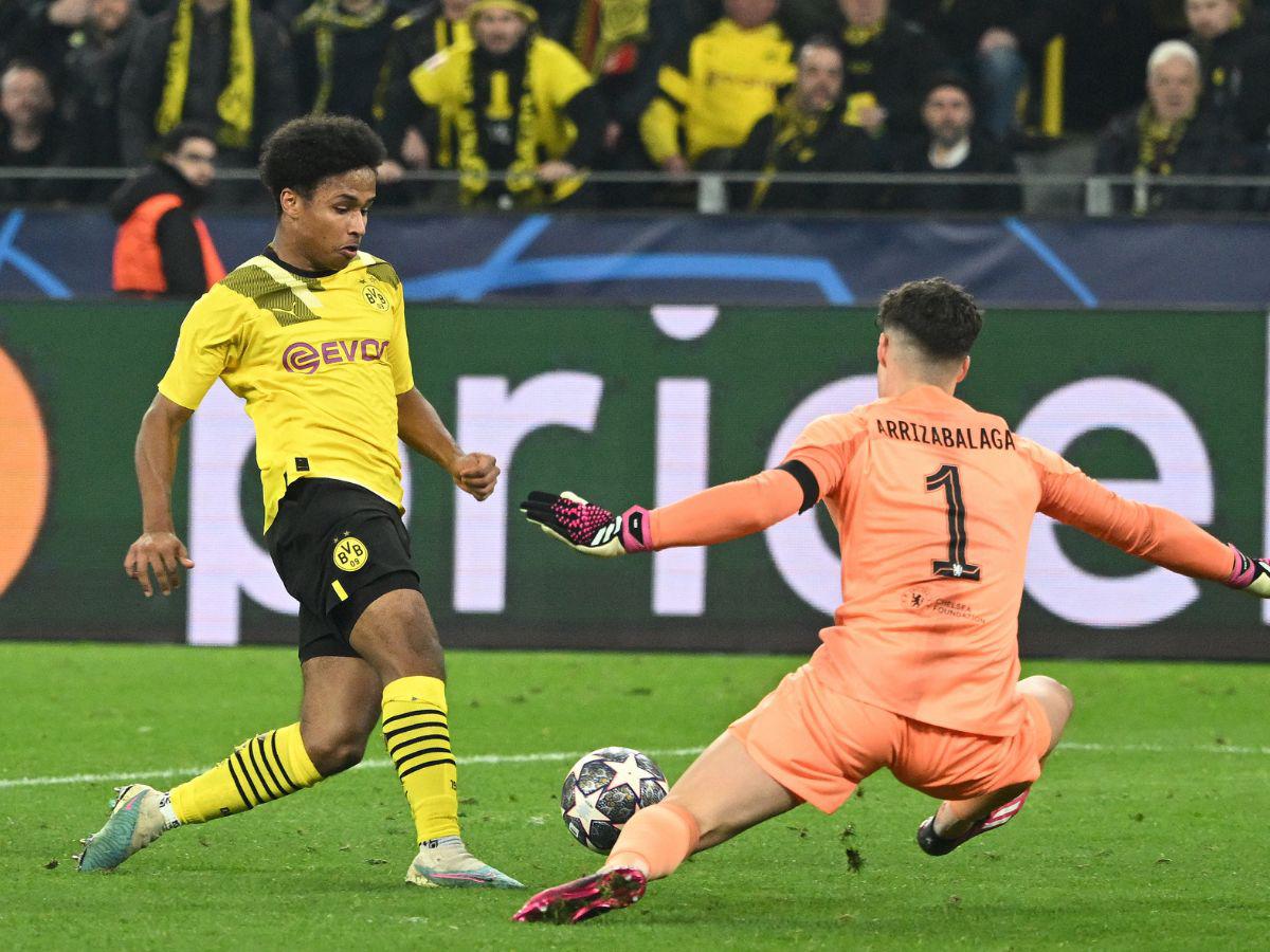 El golazo de Adeyemi puso a vibrar a todo Dortmund en un gran partido contra el Chelsea.