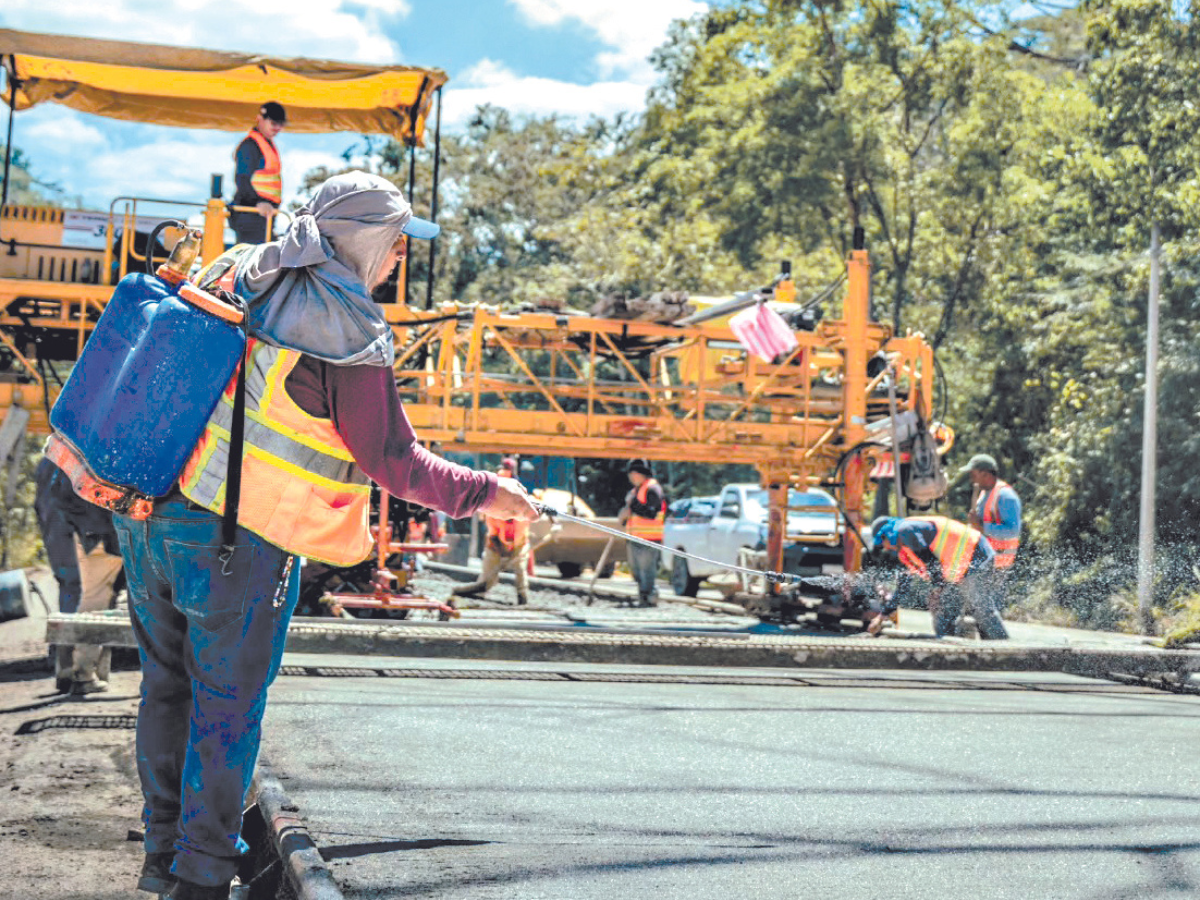 Gobierno debe a constructoras más de 1,700 millones de lempiras