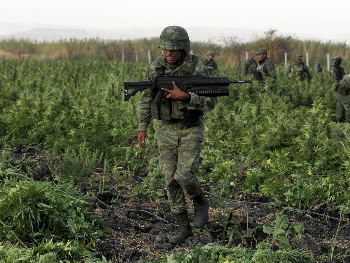 Justicia mexicana limita participación de militares en labores de seguridad pública