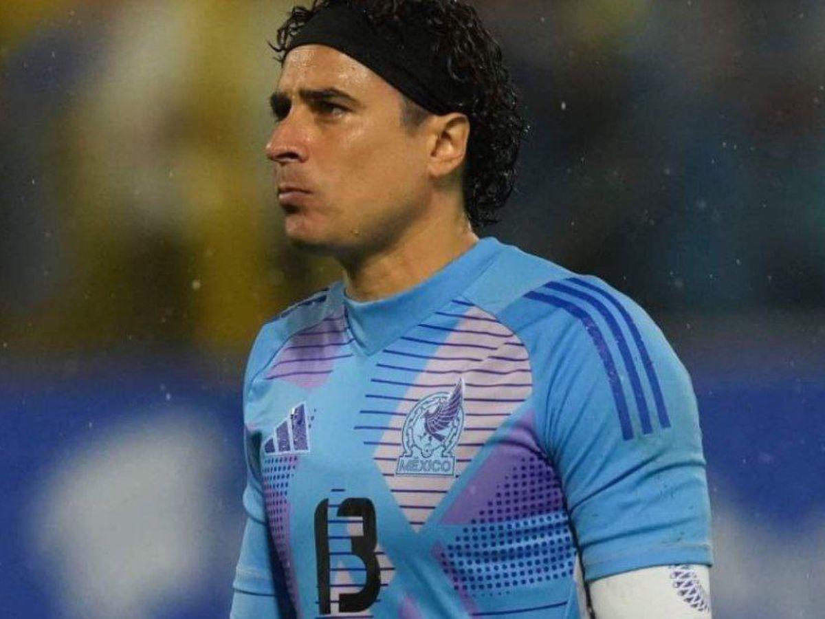 Las caras de Memo Ochoa tras caer derrotado en el Honduras vs México