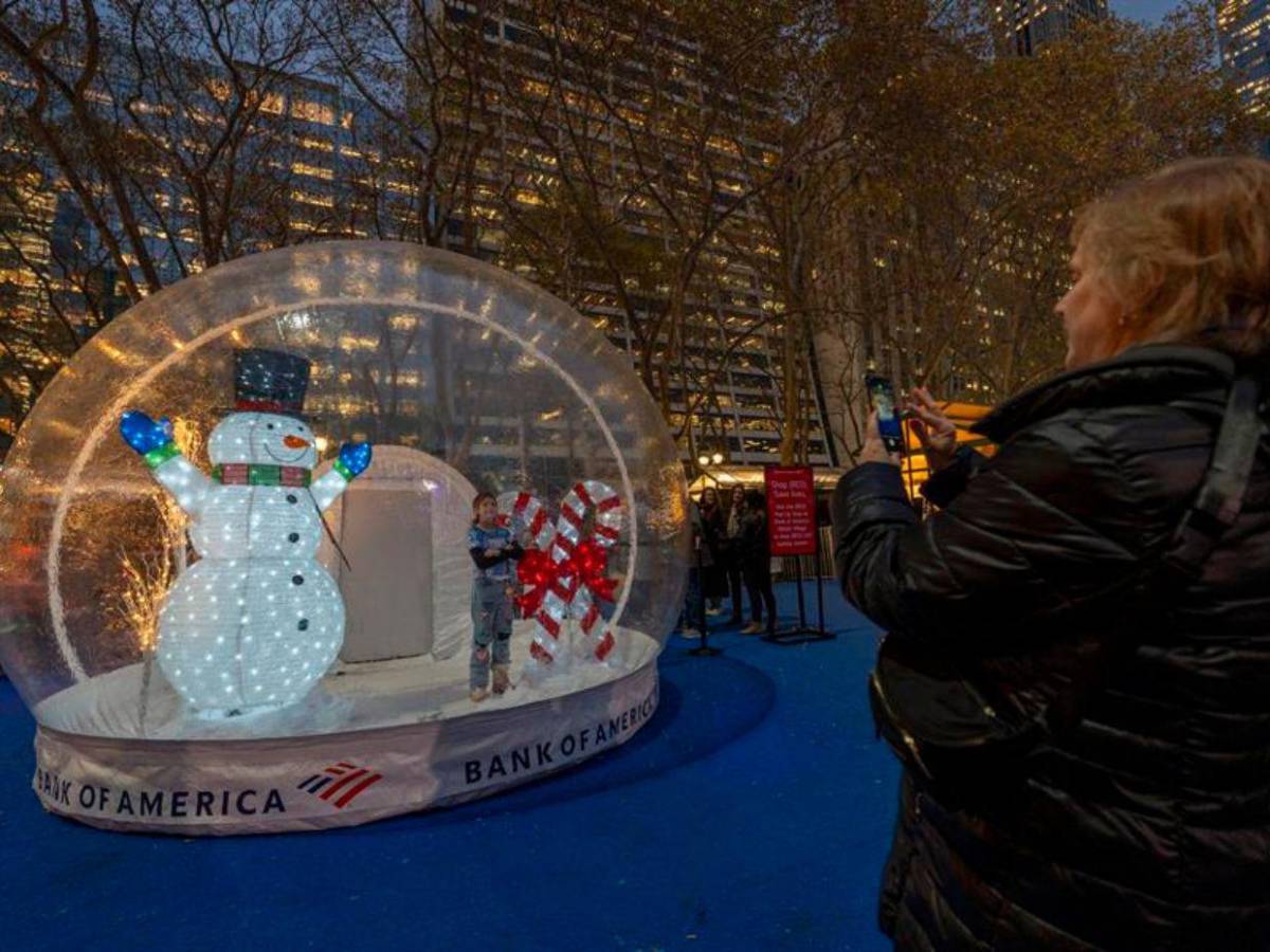 Navidad en Nueva York: Luces festivas brillan pese a las nevadas de invierno