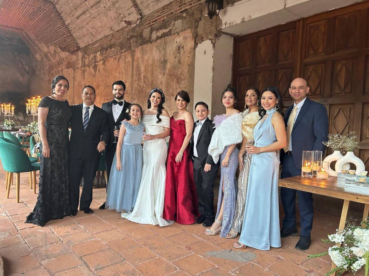 Lucía Yon y Vladimir Castillo sellaron su amor en Antigua Guatemala