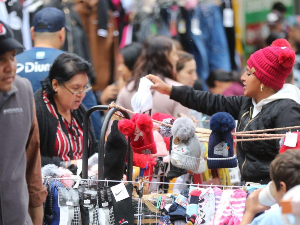 ¡Ni caminar se puede! Así se encuentra el Centro de la capital justo antes de Nochebuena