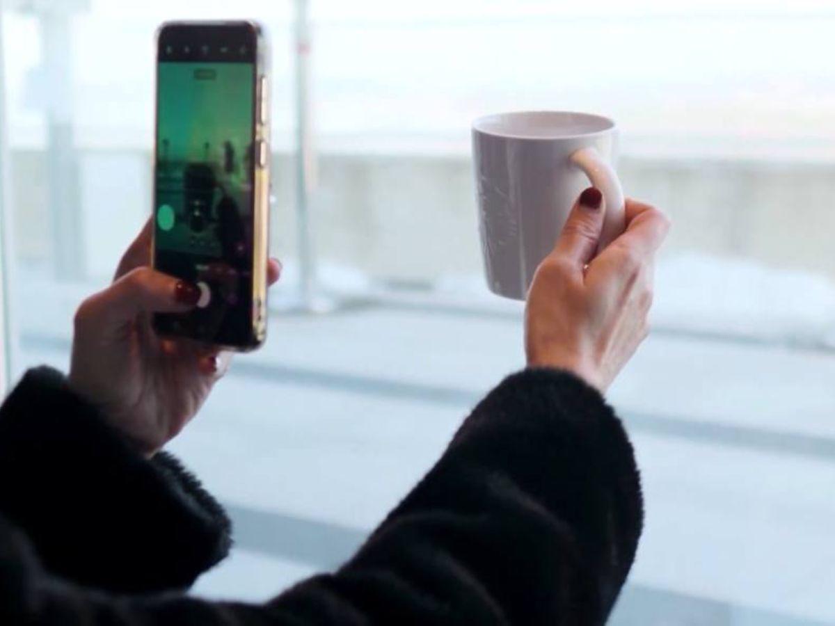 Starbucks desde su nueva cafetería en Corea del Sur ofrece un vistazo a la vida norcoreana