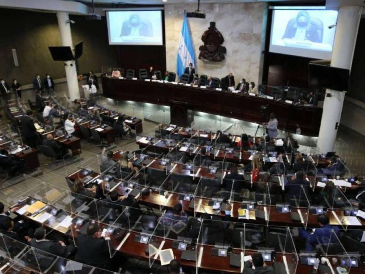 CN podría llegar a noviembre paralizado y sin elegir fiscal