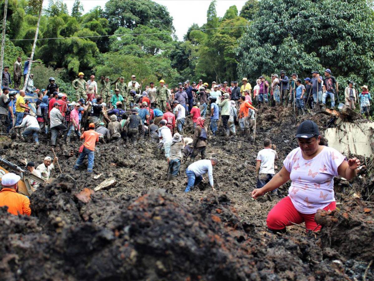 Tres niños muertos por alud sobre escuela rural de Colombia