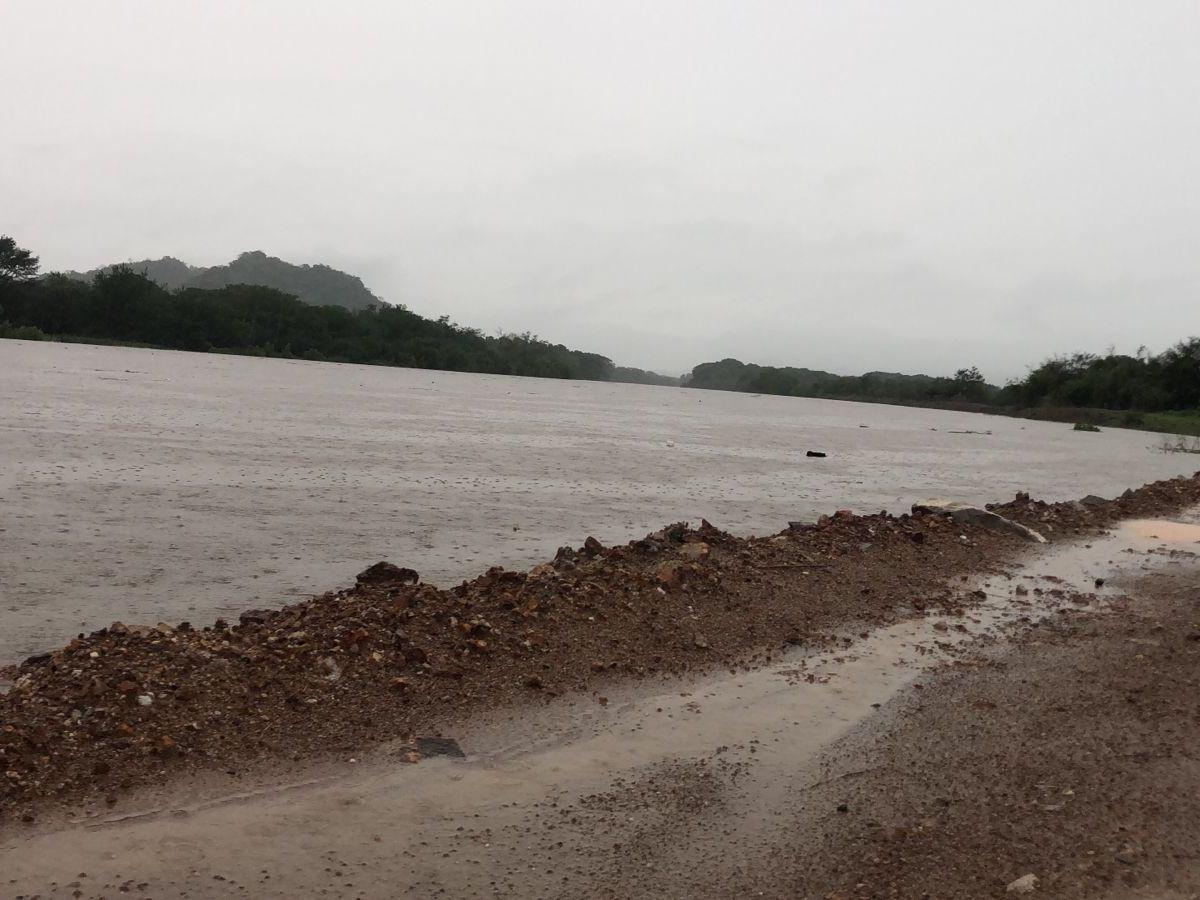 Debido a la crecida del río, las bordas fueron destruidas.