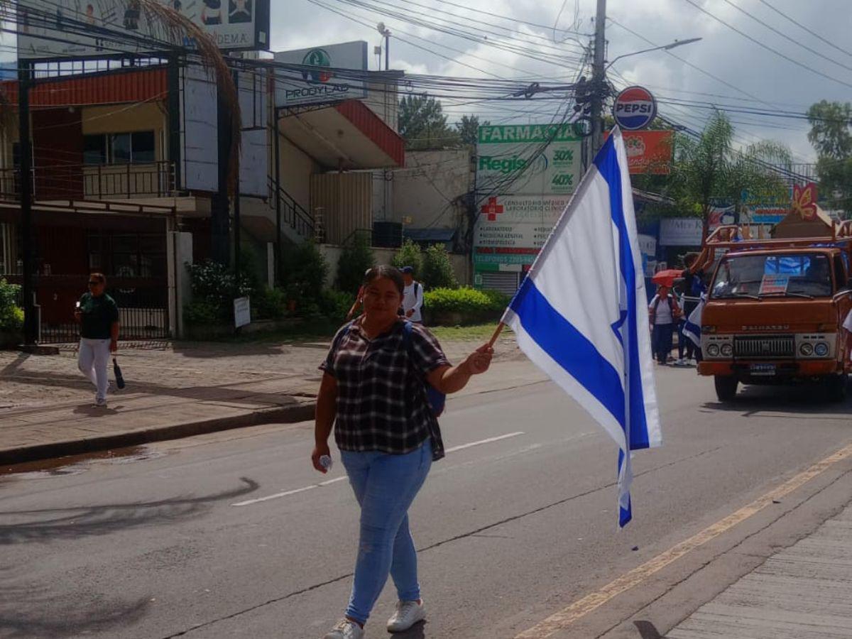 Iglesias conmemoran con devoción el Día de la Biblia en Honduras