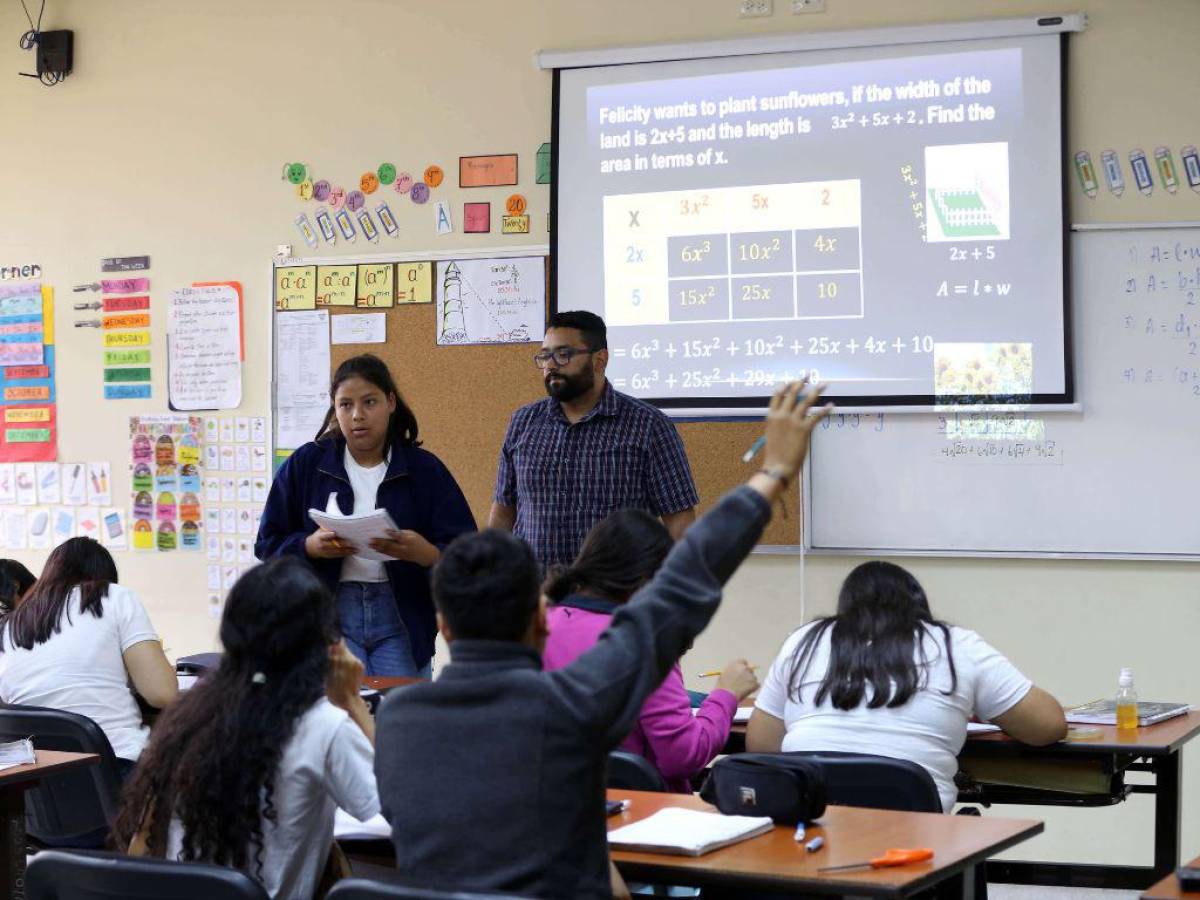 Alumnos de escuelas normales bilingües reciben 15 horas de inglés intensivo