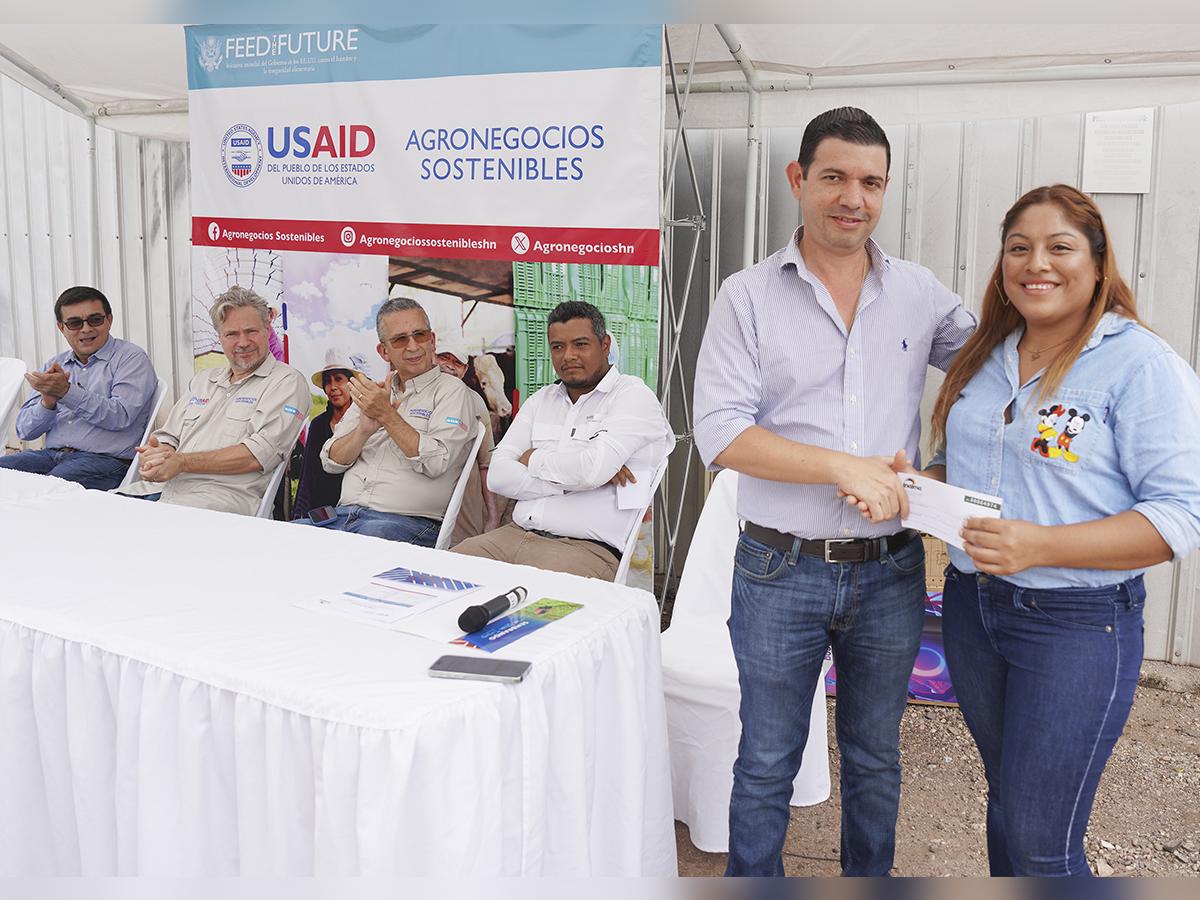 Agroparques: Una herramienta invaluable que inspira a los jóvenes agricultores a quedarse en Honduras