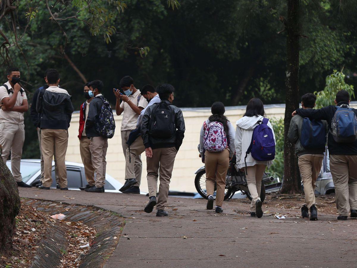 Al menos 25,000 niños en edad escolar están planeando migrar