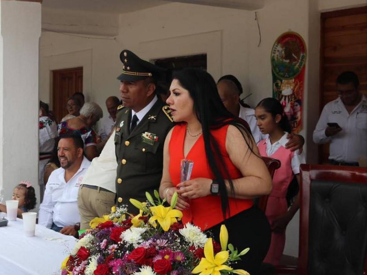 Anavel Ávila Castrejón, alcaldesa de Coalcomán, señalada de “recibir regalitos” de ‘El Mencho’